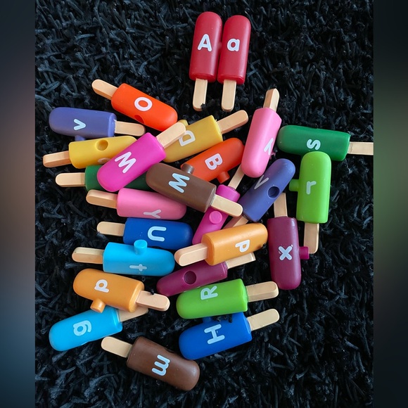 Colorful Alphabet Matching Popsicle Set - Picture 2 of 4